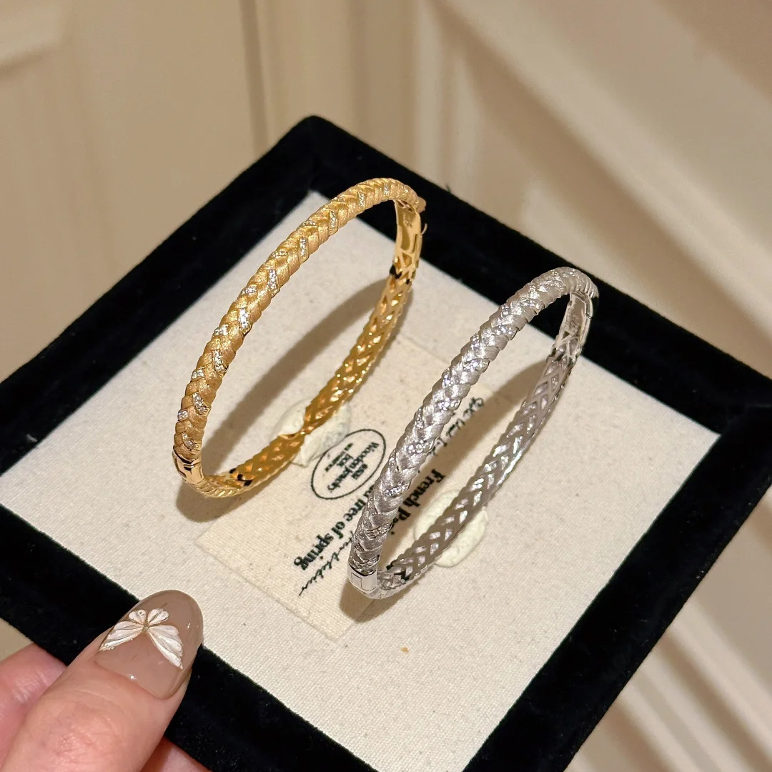 Conjunto de Anel, Pulseira e B - Diamond Stud Earrings avaliação e preço